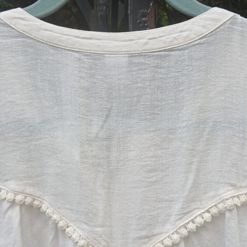 Old Navy Cream  Embroidery Buttondown SplitV Peasant Top size XL - Picture 10 of 12